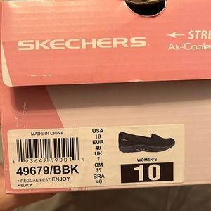 Brand new sketchers air cooled memory foam size 10
